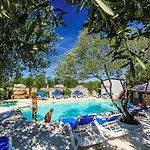 Πάρκο διακοπών Olive Garden 3*