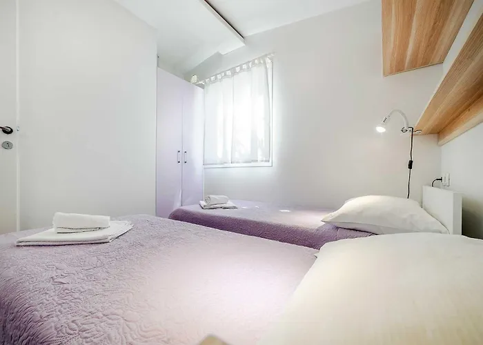 Mobile Homes Olive Garden 3* Jadrija